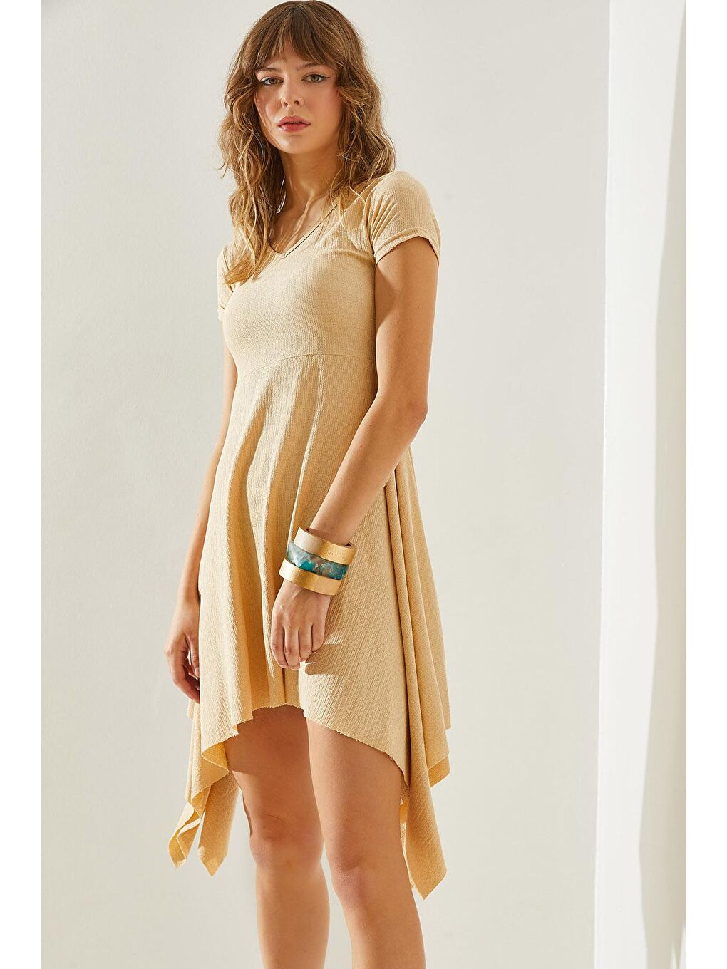 Bej Kadın Bürümcük Asimetrik Kesim V Yaka Elbise-3