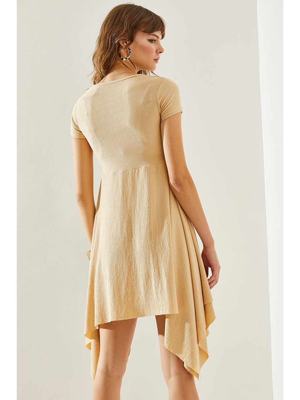 Bej Kadın Bürümcük Asimetrik Kesim V Yaka Elbise-6