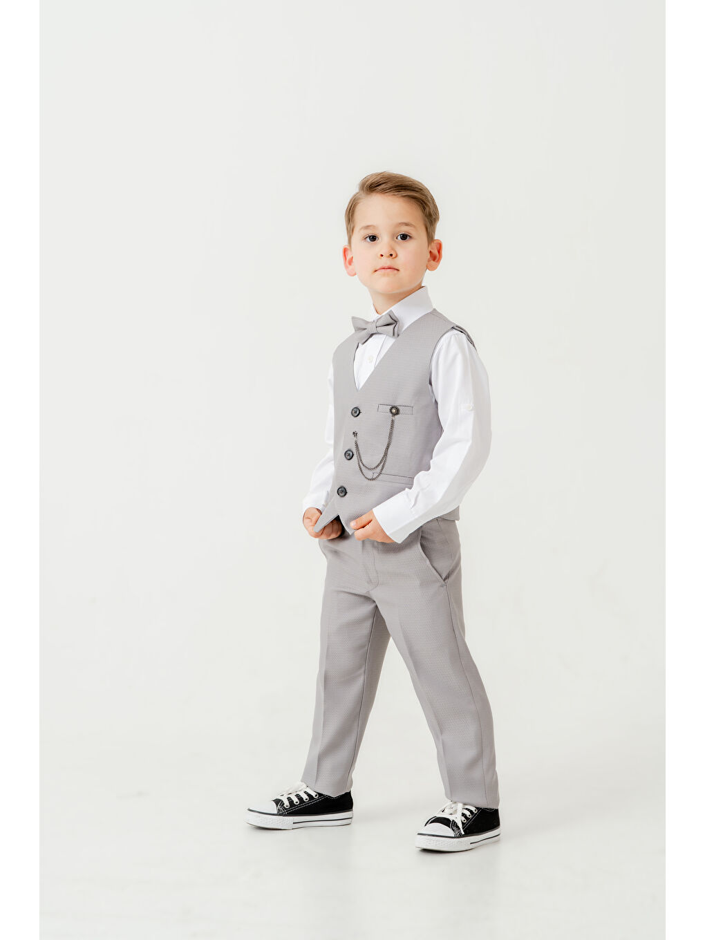 Gri Erkek Çocuk Yelekli Slim Fit Takım Elbise – 4 Parça (Yelek, Pantolon, Gömlek, Papyon) TE.7026