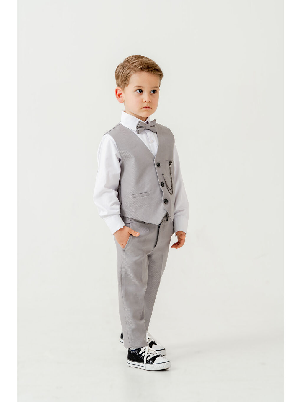 Gri Erkek Çocuk Yelekli Slim Fit Takım Elbise – 4 Parça (Yelek, Pantolon, Gömlek, Papyon) TE.7026-1