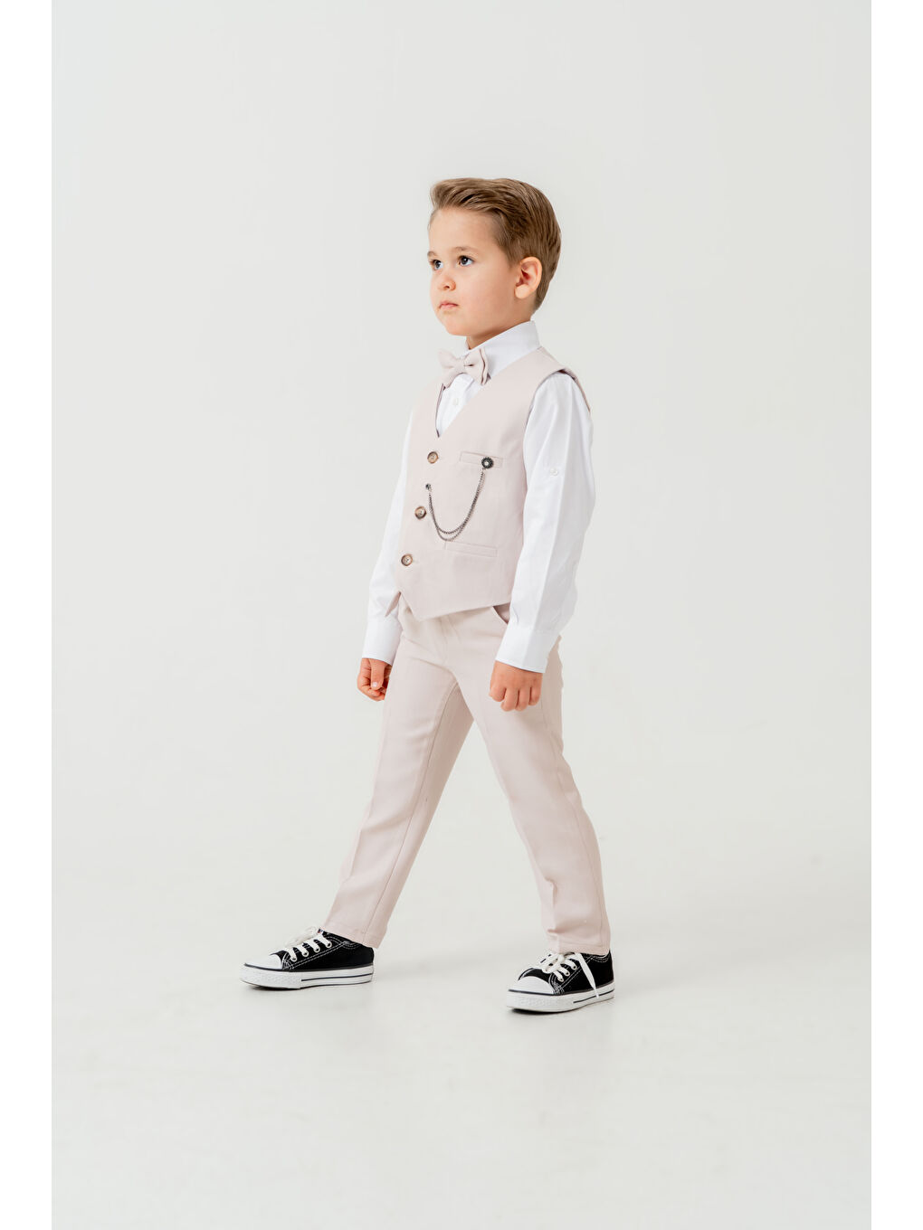 Bej Erkek Çocuk Yelekli Slim Fit Takım Elbise – 4 Parça (Yelek, Pantolon, Gömlek, Papyon) TE.7026-1