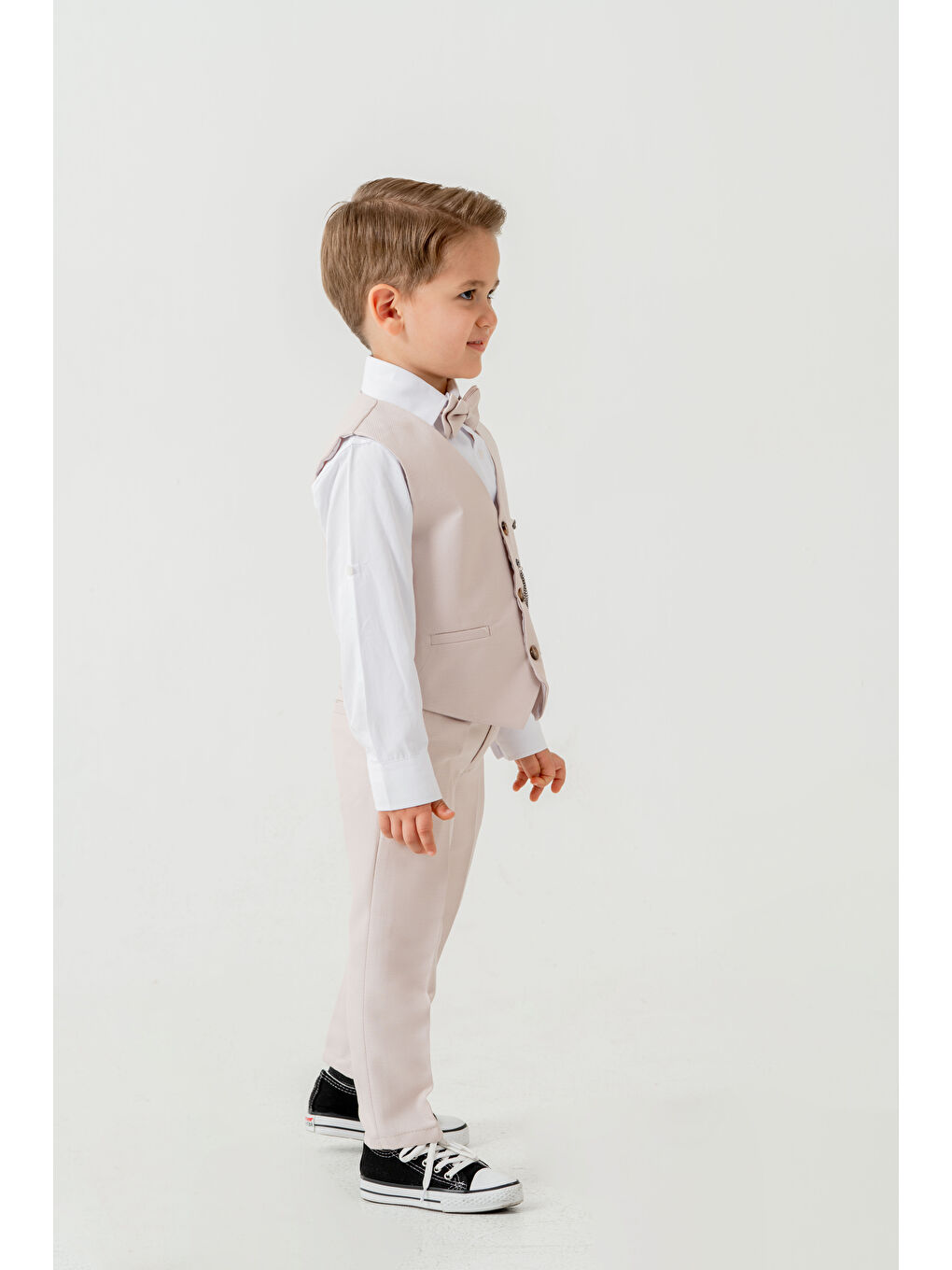 Bej Erkek Çocuk Yelekli Slim Fit Takım Elbise – 4 Parça (Yelek, Pantolon, Gömlek, Papyon) TE.7026-2