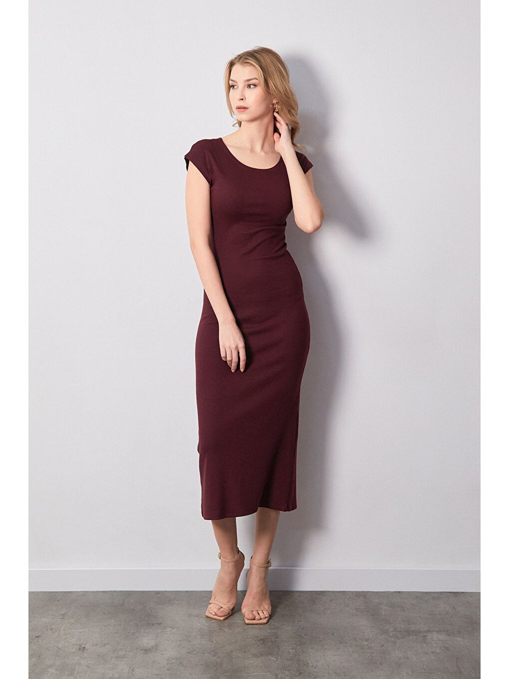 Bordo Basic Ribanalı Yırtmaçlı Elbise-1
