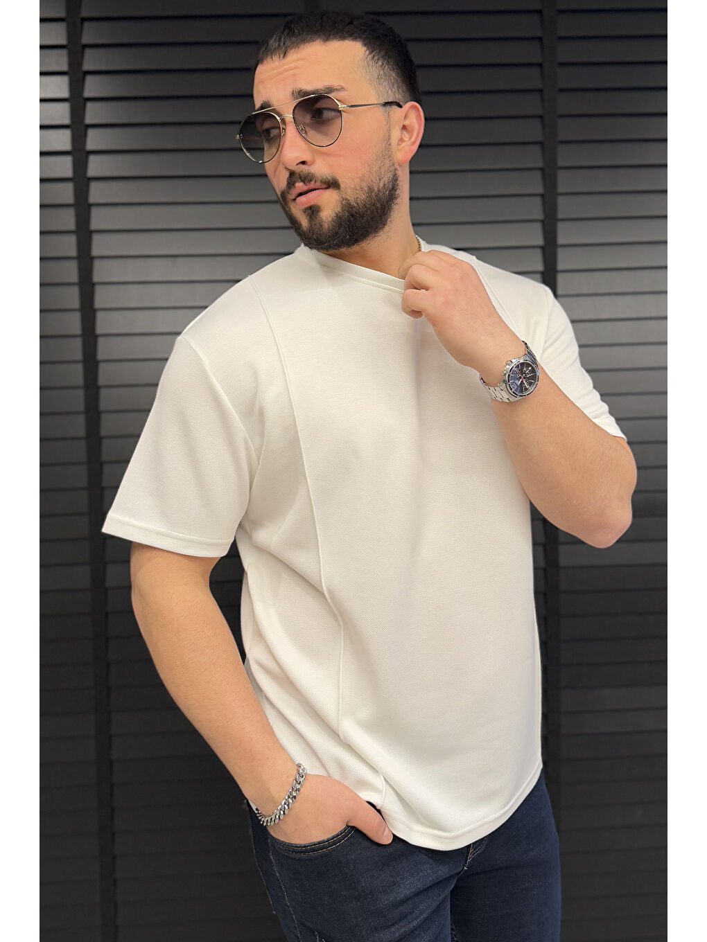 Ekru Erkek Bisiklet Yaka Dikiş Detaylı Elastanlı Tişört