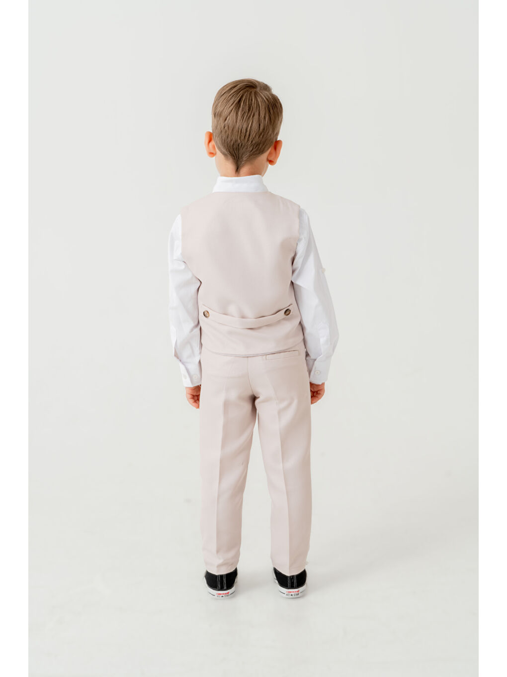 Bej Erkek Çocuk Yelekli Slim Fit Takım Elbise – 4 Parça (Yelek, Pantolon, Gömlek, Papyon) TE.7026-5