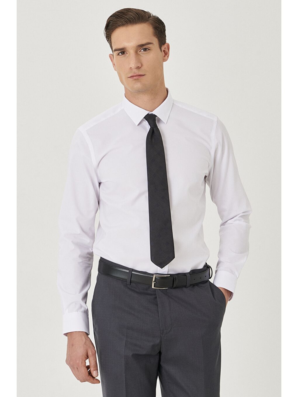 Erkek Beyaz Ütü Gerektirmeyen Dar Kesim %100 Pamuk Armürlü Gömlek-1