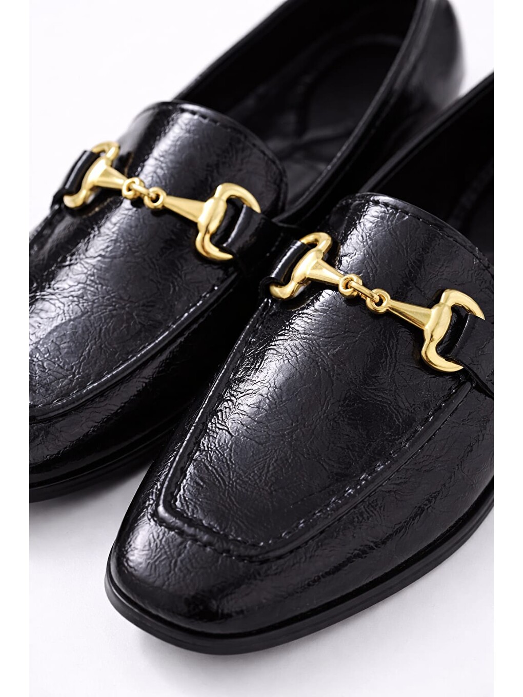 Siyah Kadın Rugan Loafer Gold Tokalı Günlük Rahat Babet Ayakkabı-3
