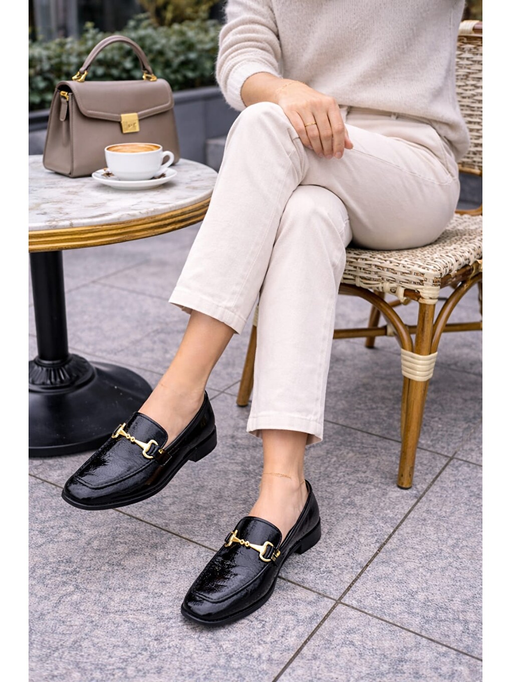 Siyah Kadın Rugan Loafer Gold Tokalı Günlük Rahat Babet Ayakkabı-4