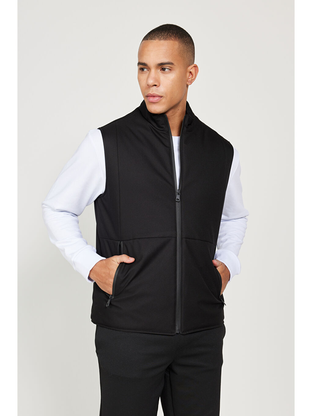 Erkek Siyah Standart Fit Normal Kesim Dik Yaka Yelek-6