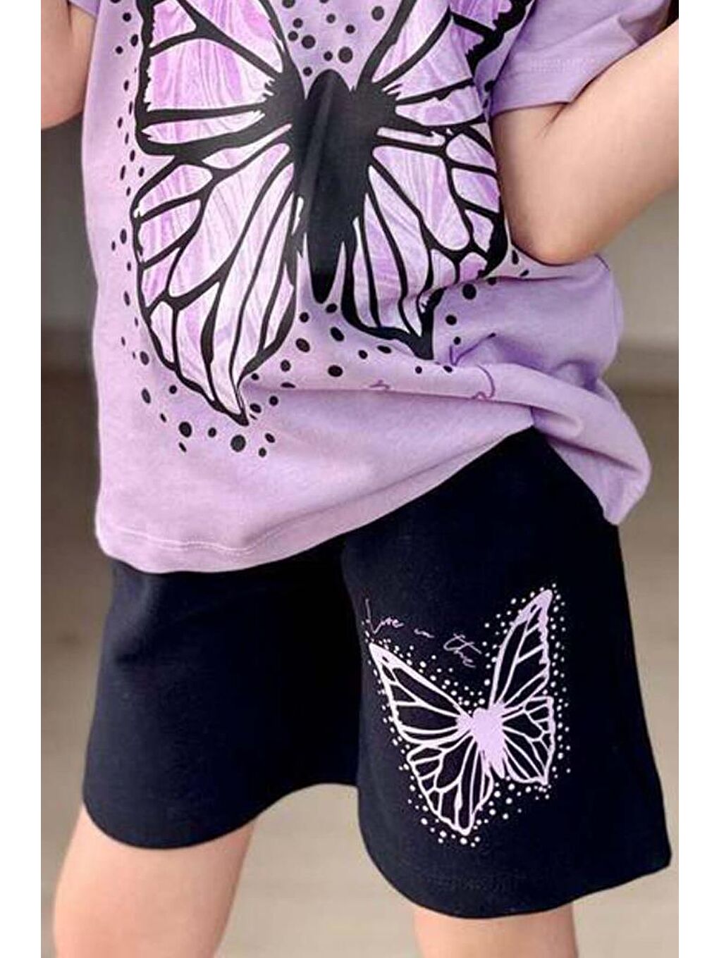 Kız Çocuk Kara Kalem Kelebek Baskılı Penye Lila T-Shirt Şortlu Takım-2