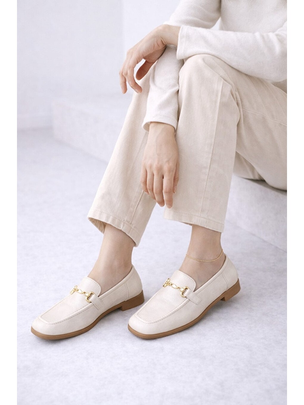 Ekru Kadın Rugan Loafer Gold Tokalı Günlük Rahat Babet Ayakkabı-2