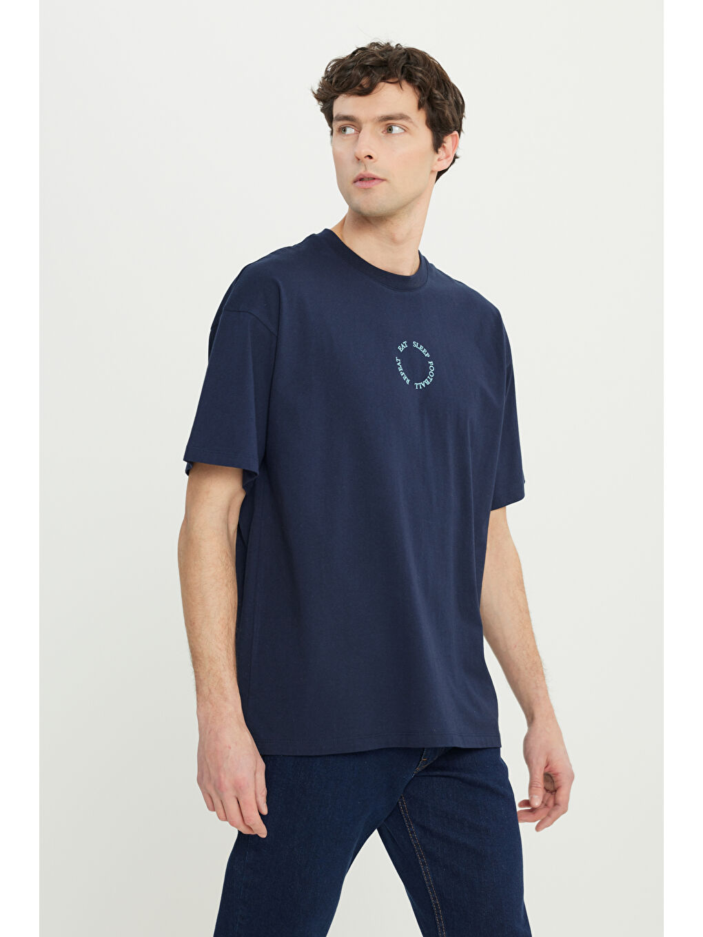 Erkek Lacivert %100 Pamuk Oversize Fit Bol Kesim Bisiklet Yaka Baskılı Tişört-2