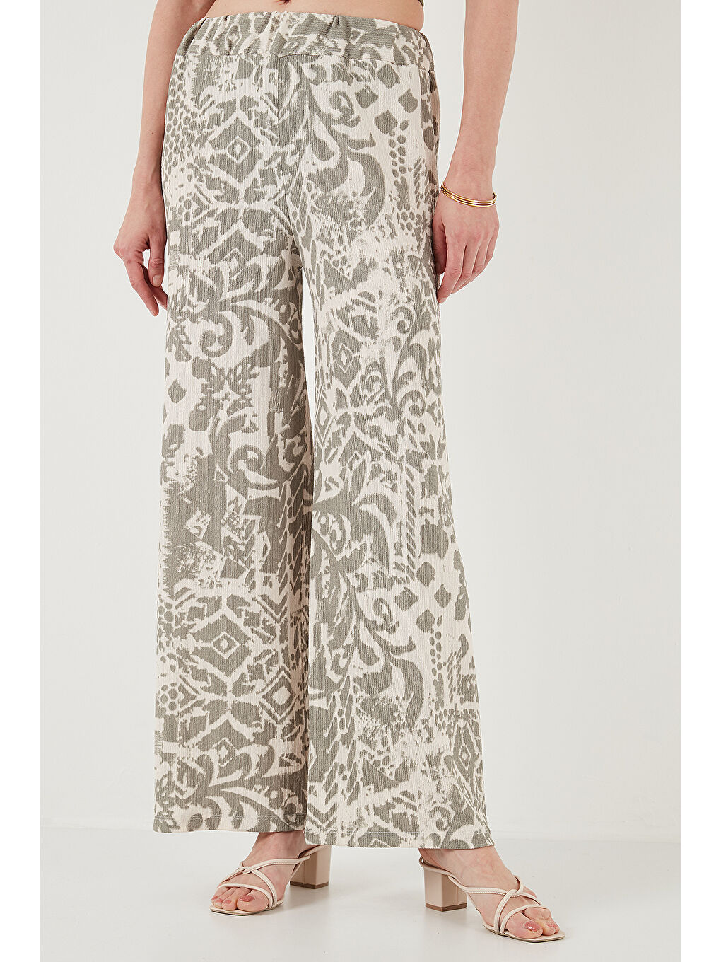 Yeşil Desenli Standart Fit Yüksek Bel Geniş Paça Pantolon 5869019-1