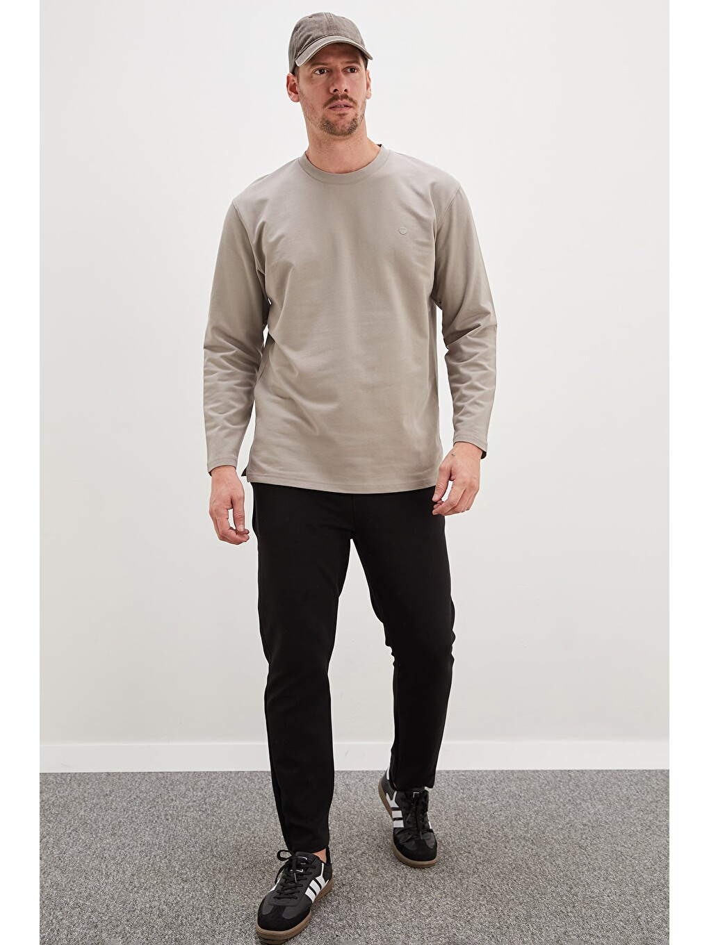 Bej Baskılı Bisiklet Yaka Sweatshirt-2