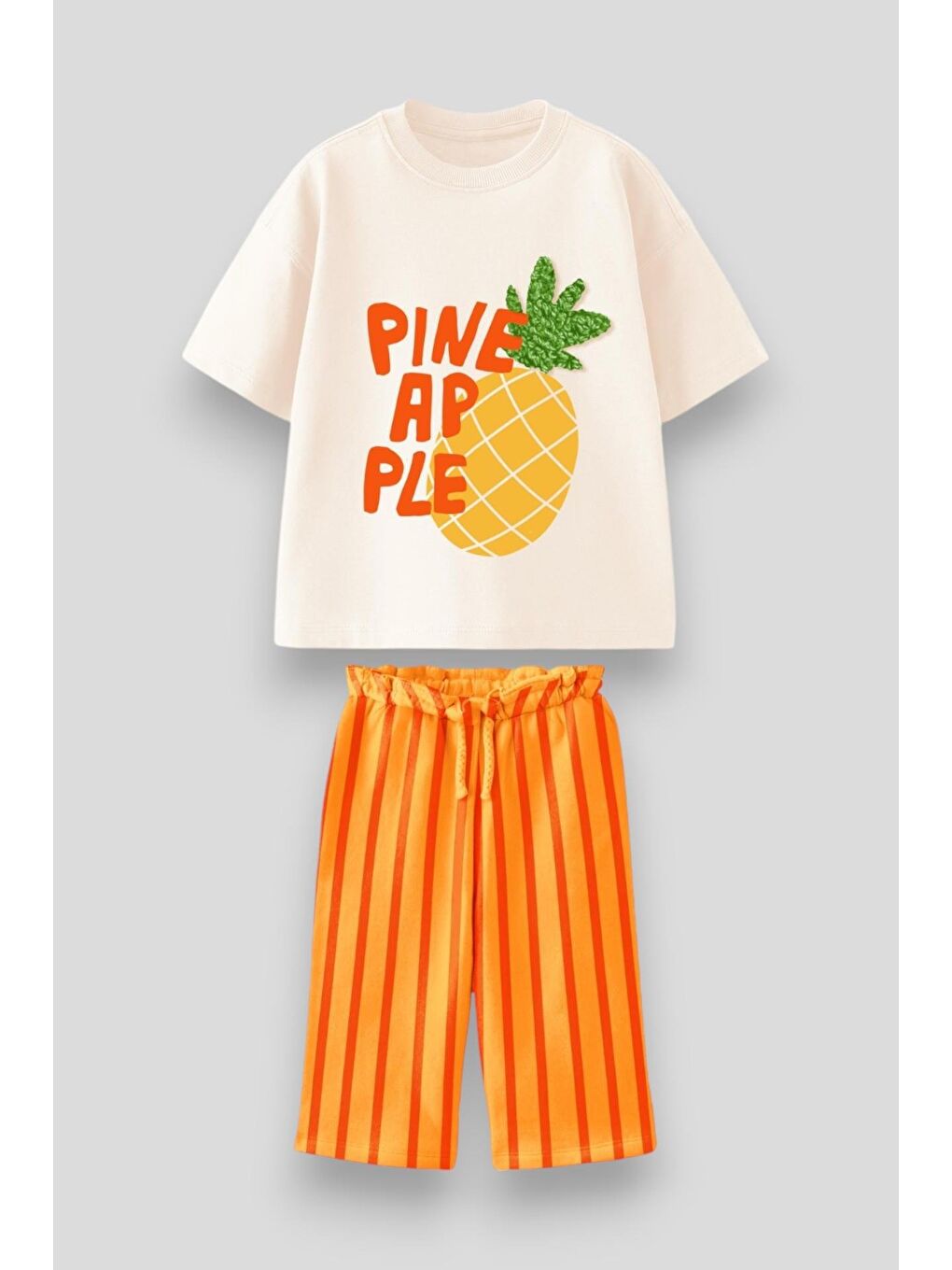 Karışık Unisex Çocuk Pamuklu Ekru Pineapple Sloganlı T-Shirt Ve Çizgili Bermuda Takım
