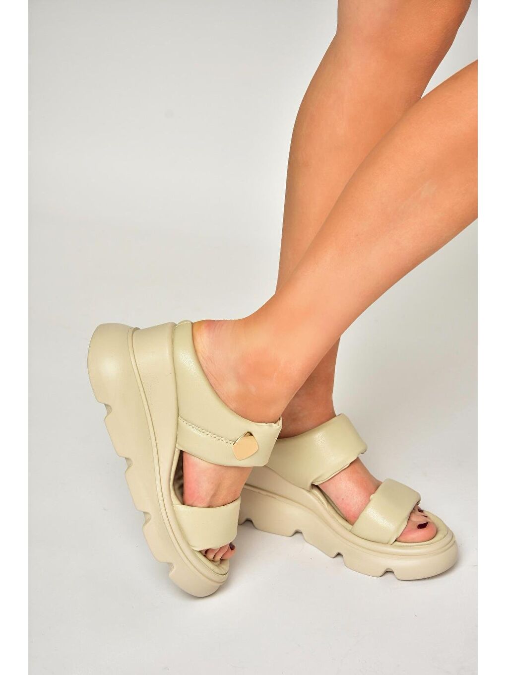 U3122545 Bej Kadın Sandalet-1