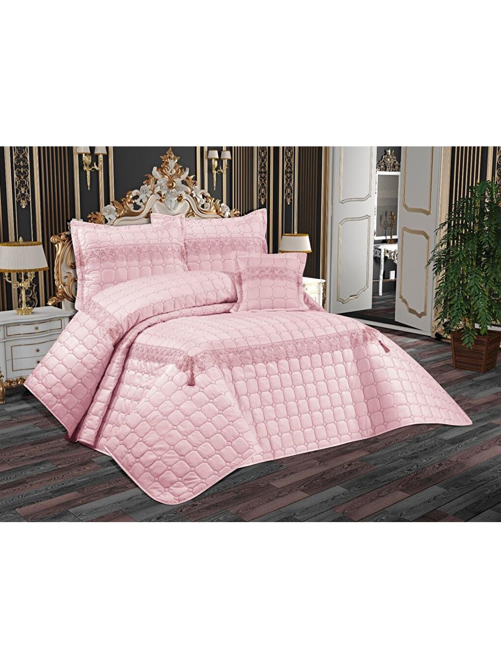 Pembe Tuba Çift Kişilik Kapitoneli Yatak Örtüsü Pudra