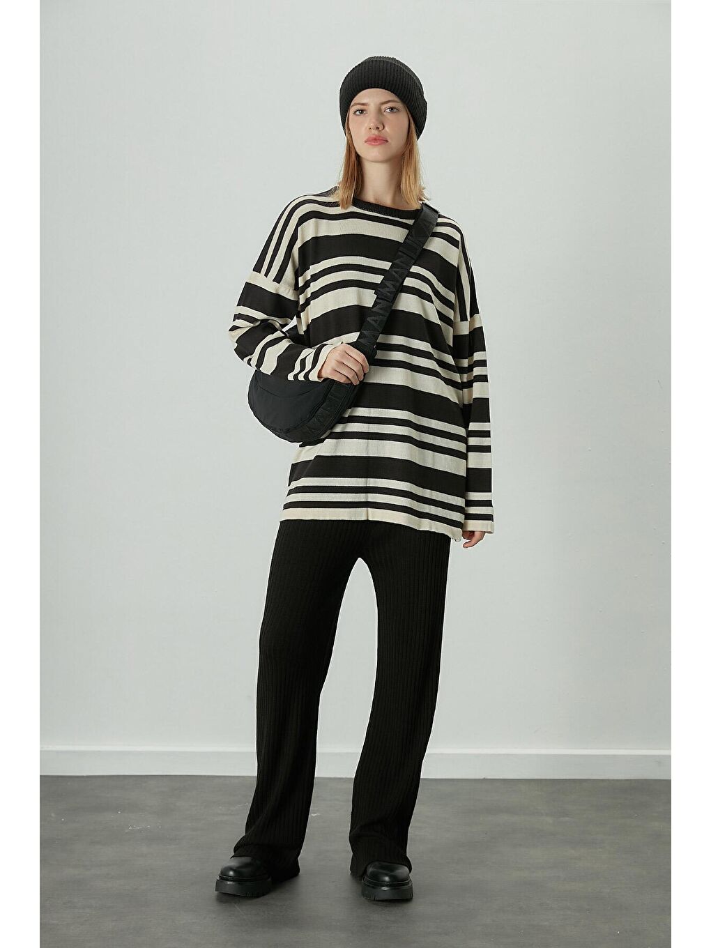 Oversize Çizgili Triko Bluz Siyah-1