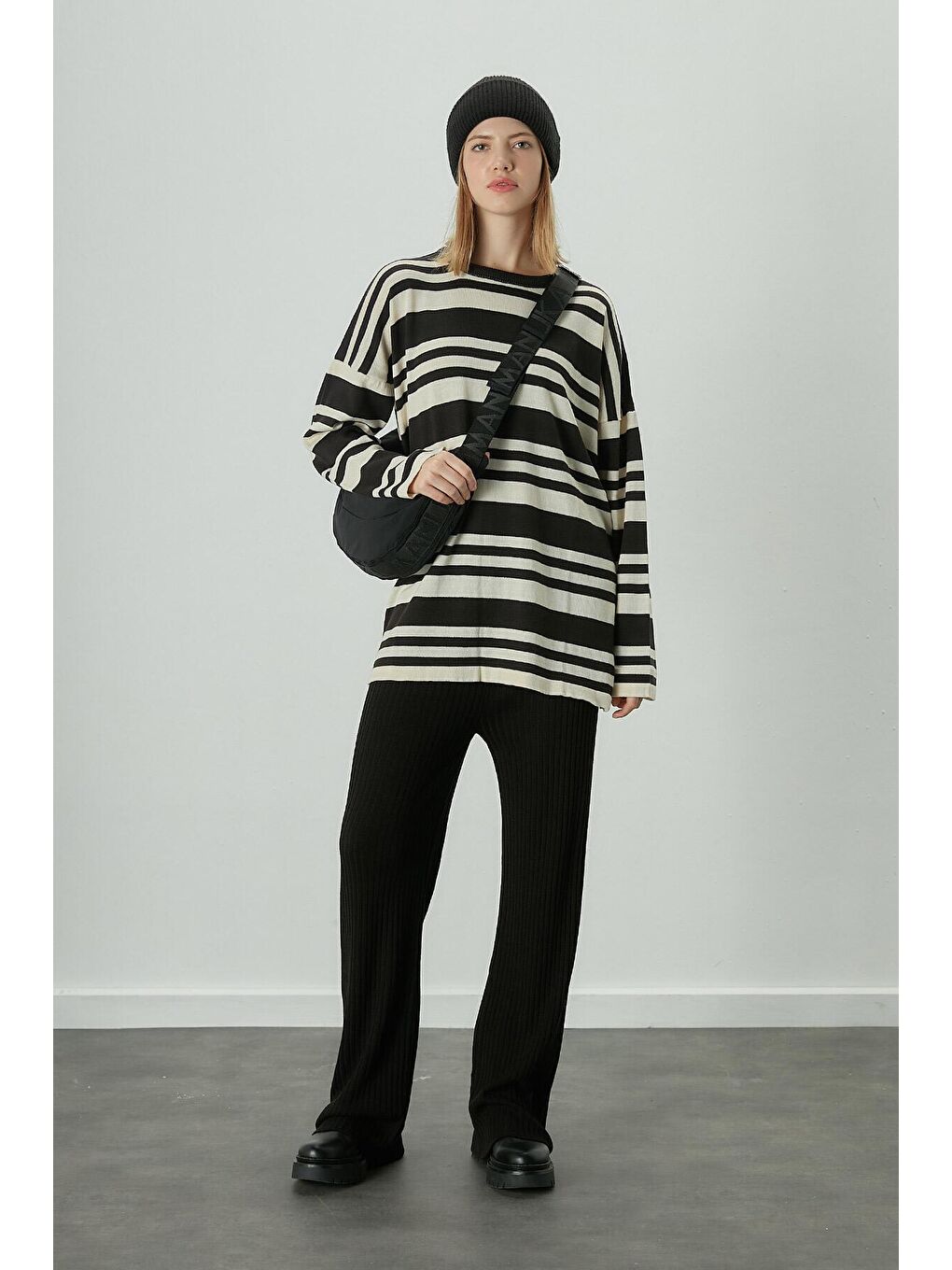 Oversize Çizgili Triko Bluz Siyah-2