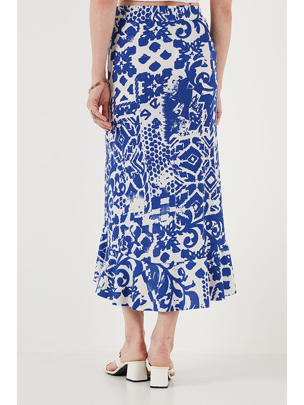 Mavi Regular Fit Desenli Yüksek Bel Volanlı Midi Boy Yırtmaçlı Etek 5869013-5