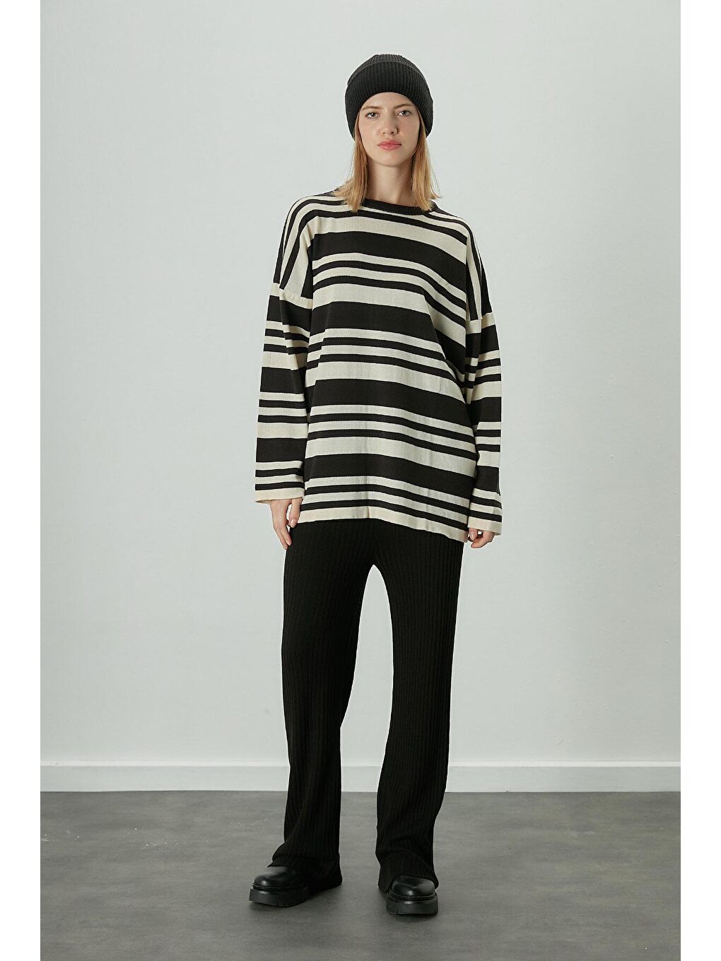 Oversize Çizgili Triko Bluz Siyah-4