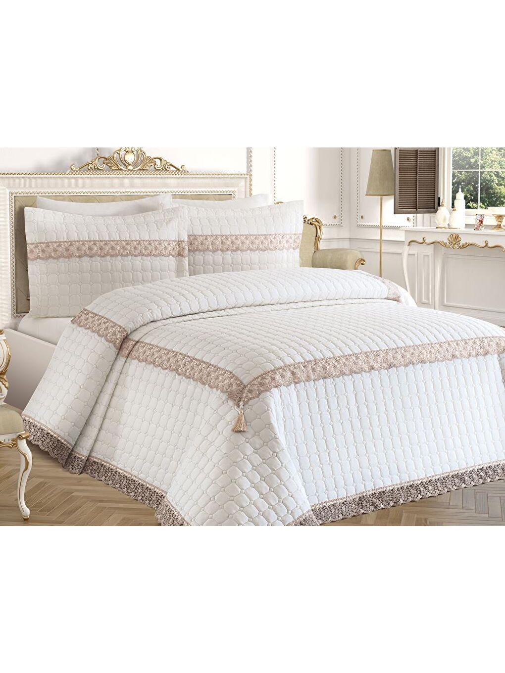 Roza Çift Kişilik Kapitoneli Yatak Örtüsü Krem Bej-1