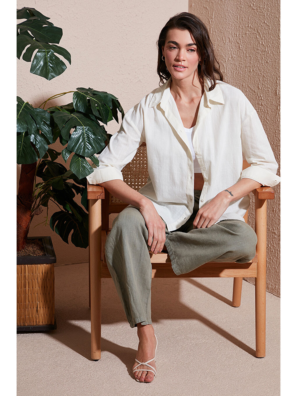 Ekru Pamuklu Regular Fit Uzun Kollu Düz Gömlek Cf25S168305-2