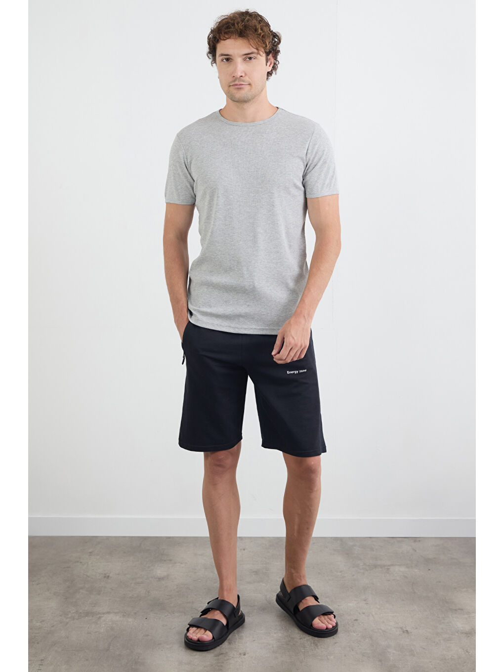 Lacivert Beli Lastikli Cebi Fermuarlı Şort-1