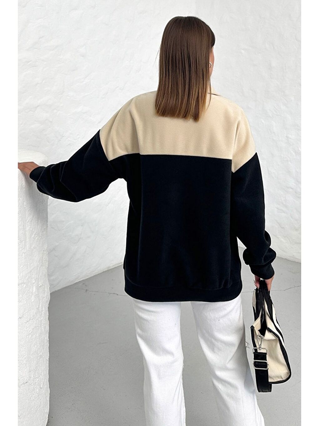 Kadın Bej Siyah Oversize Yarım Fermuarlı Yumuşak Dokulu Polar Sweatshirt-5