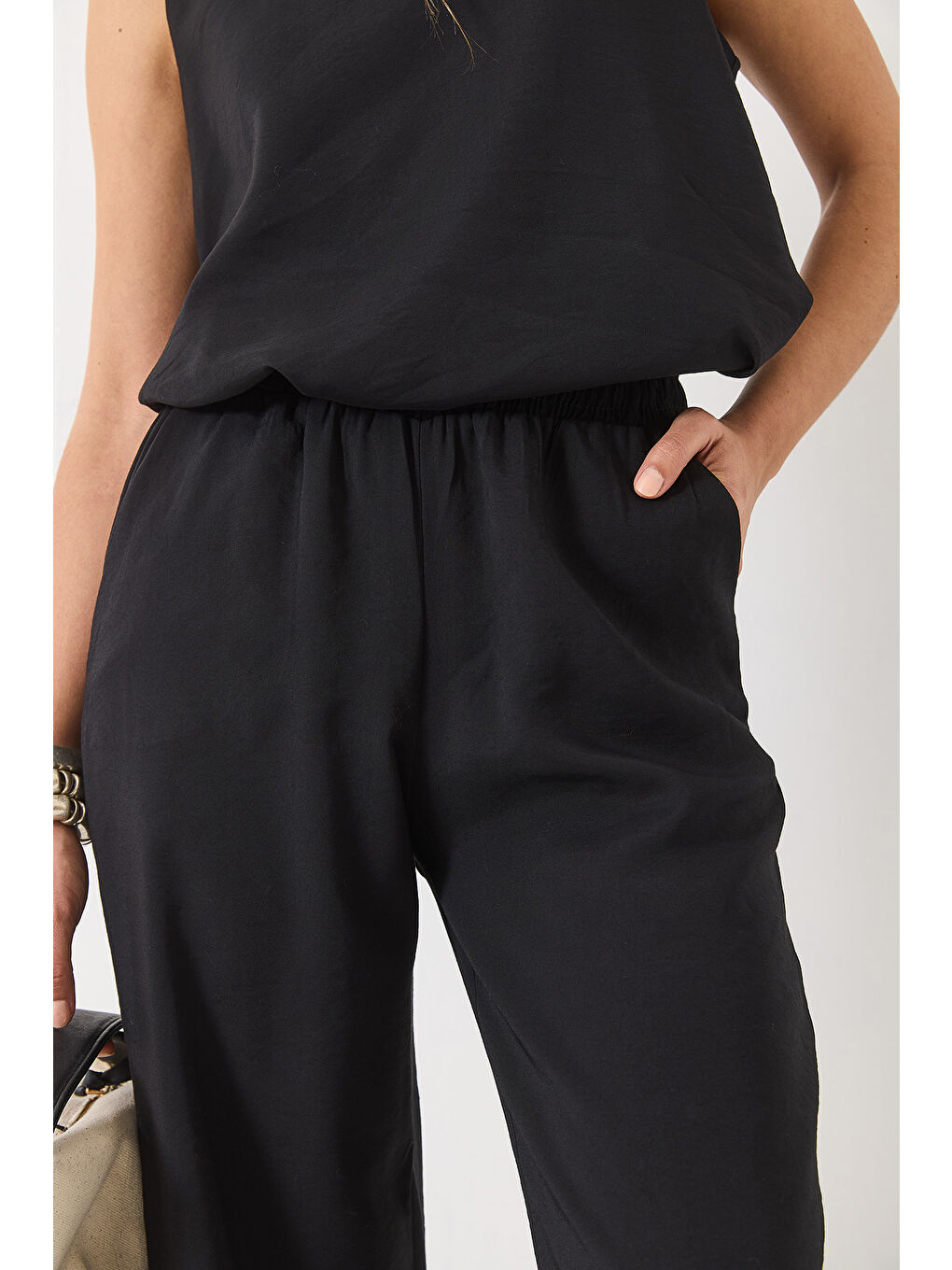 Siyah Kadın V Yaka Askılı Bluz Palazzo Pantolonlu Alt-Üst Takım-5