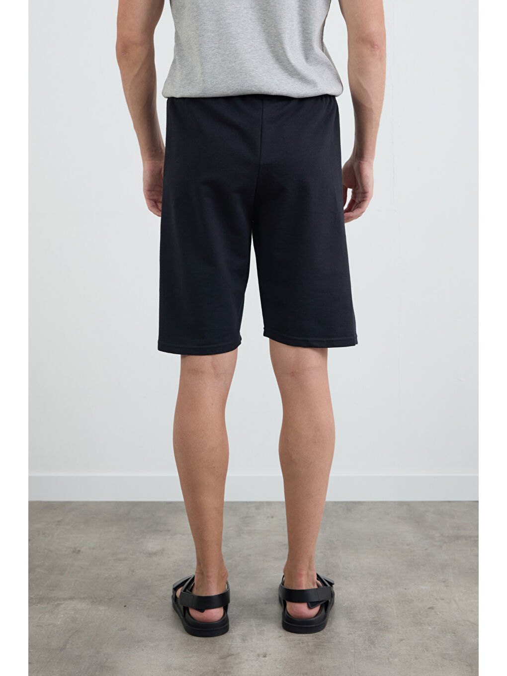 Lacivert Beli Lastikli Cebi Fermuarlı Şort-3