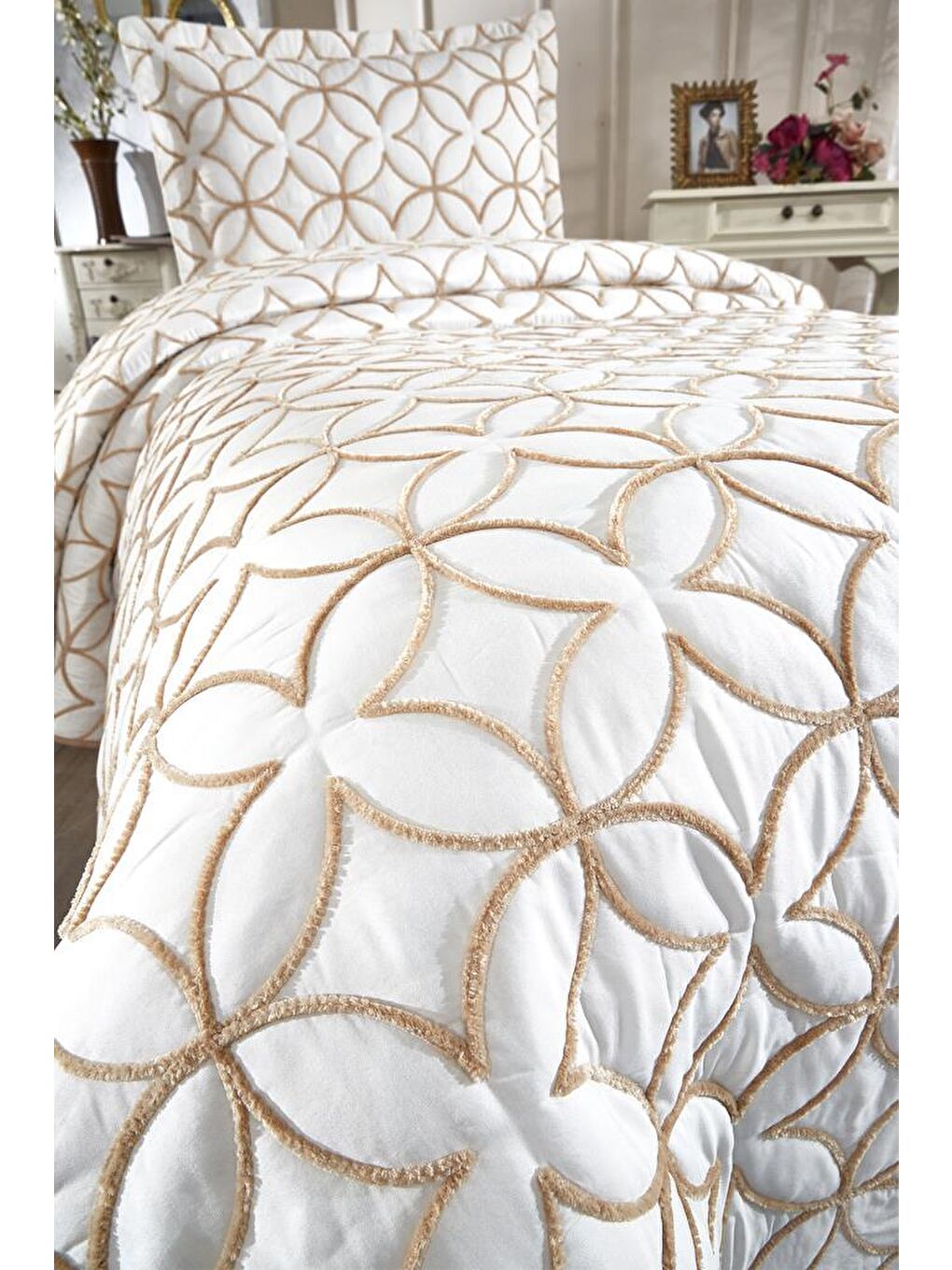 Karışık Parolin Tek Kişilik Kapitoneli Yatak Örtüsü Krem Gold-7