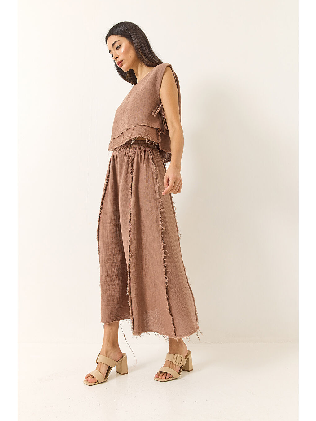 Bej Kadın Beli Lastikli Etek Yandan Bağlama Detaylı Crop Müslin Alt-Üst Takım-3