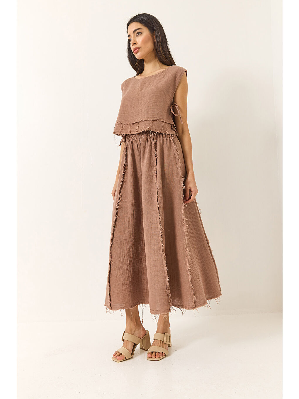 Bej Kadın Beli Lastikli Etek Yandan Bağlama Detaylı Crop Müslin Alt-Üst Takım-4