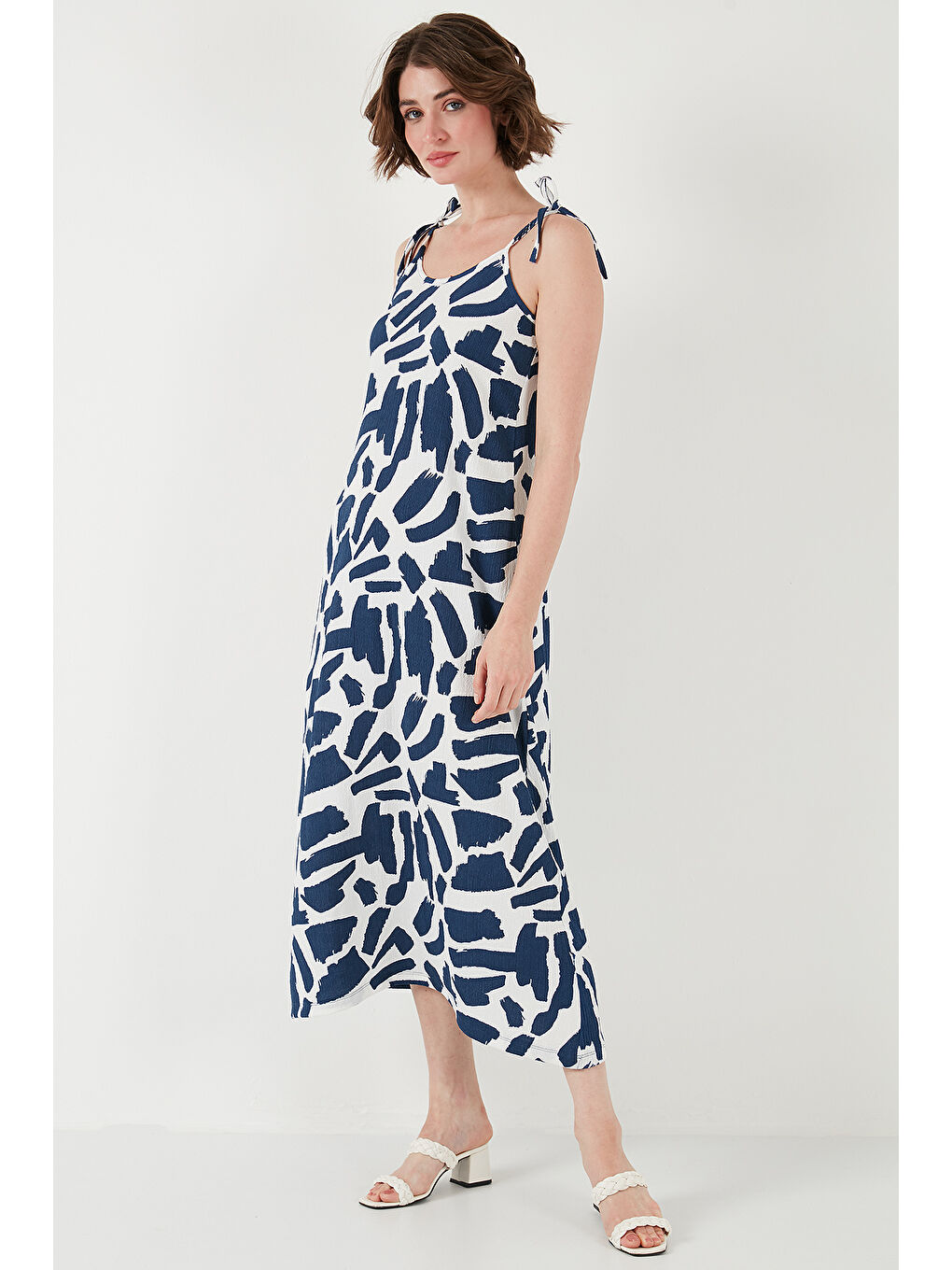 İndigo Desenli Midi Boy Oversize Fit Bağlamalı İp Askılı Bisiklet Yaka Elbise 5869009-3