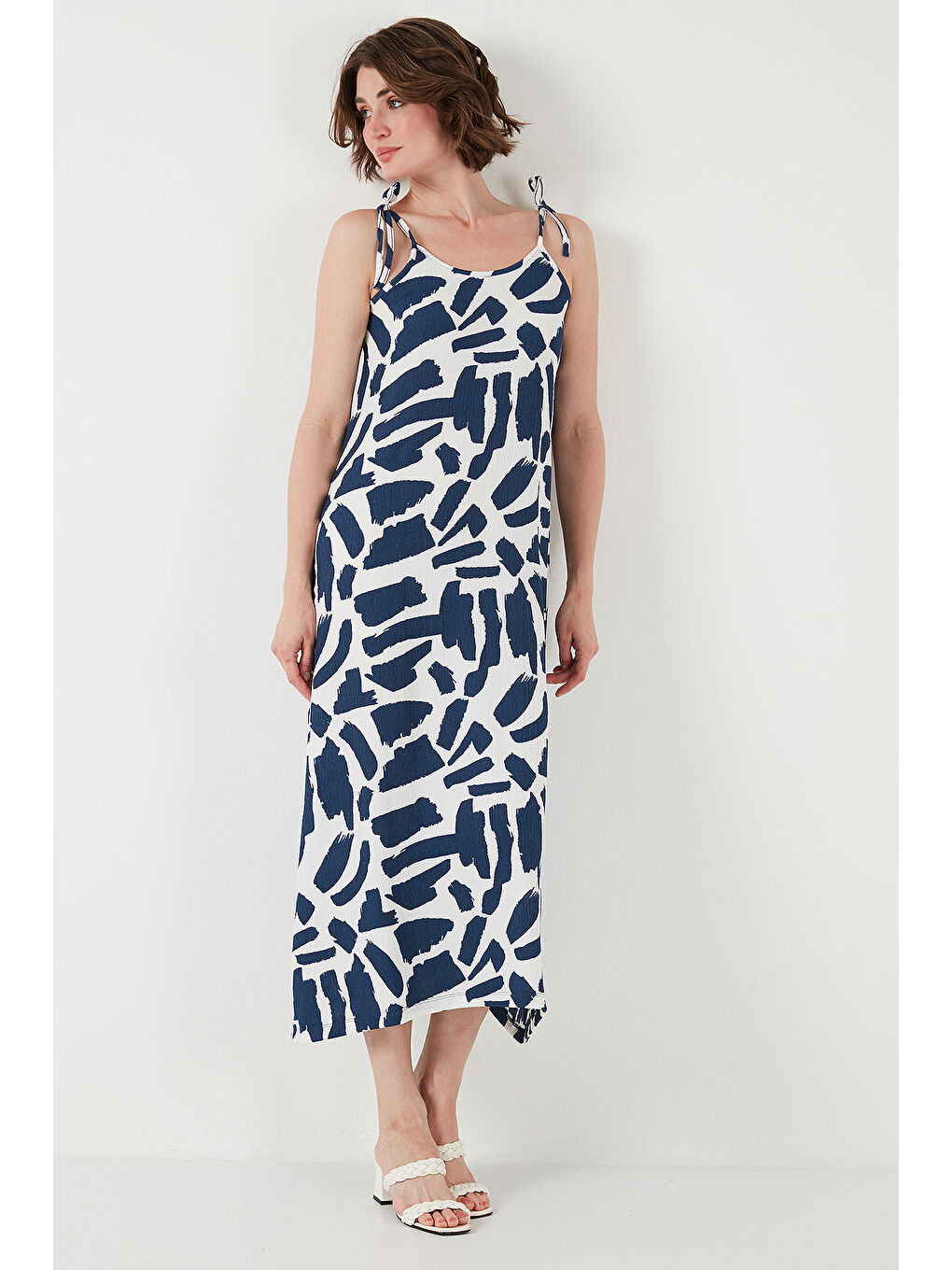 İndigo Desenli Midi Boy Oversize Fit Bağlamalı İp Askılı Bisiklet Yaka Elbise 5869009-4