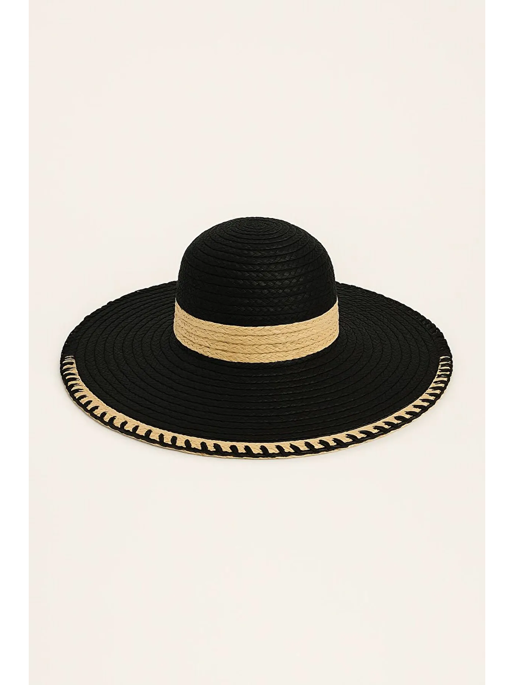 Siyah Zigzag Şeritli Hasır Şapka - Yazlık Güneş Koruma Aksesuarı - Plaj Şıklığı İçin İdeal HSR2103