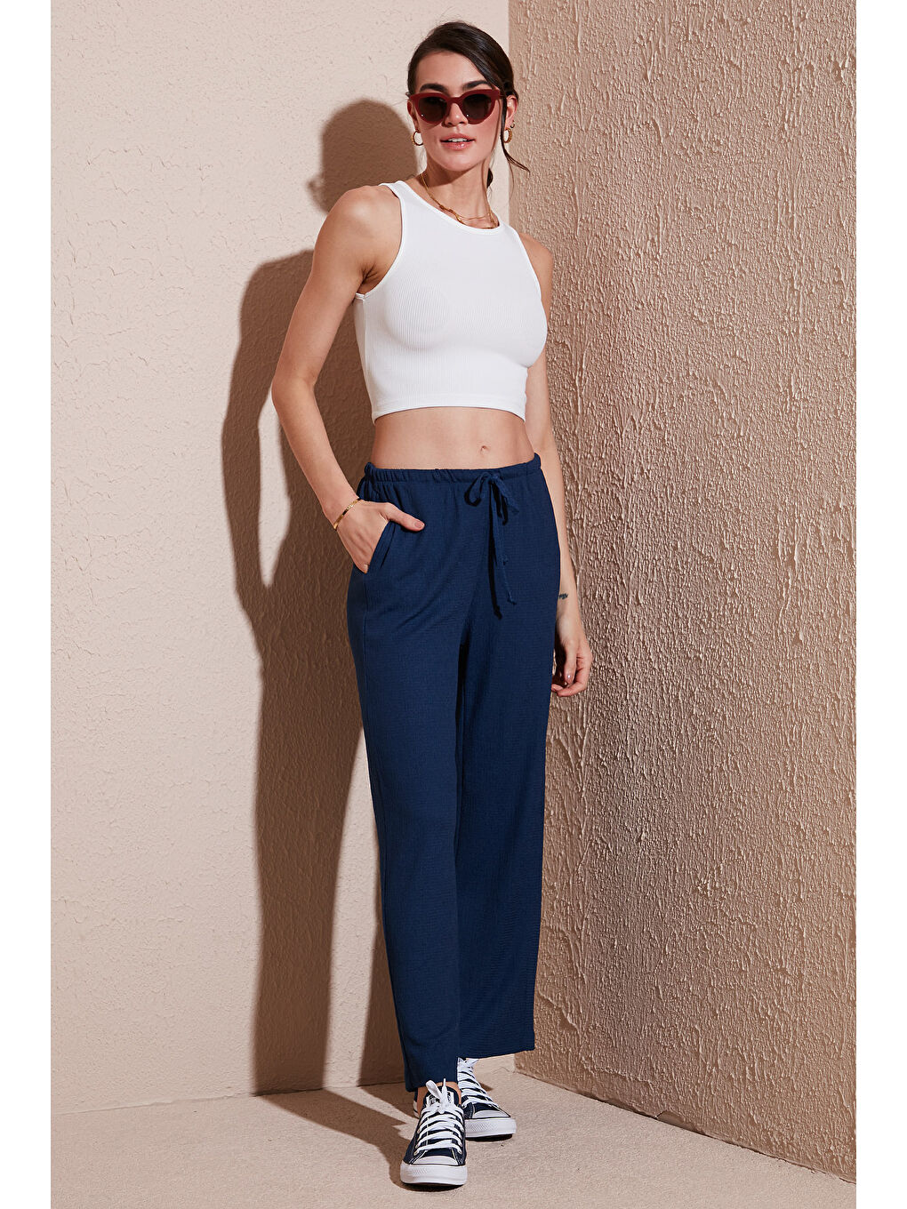 İndigo Regular Fit Normal Bel Geniş Paça Pantolon 5866117-5