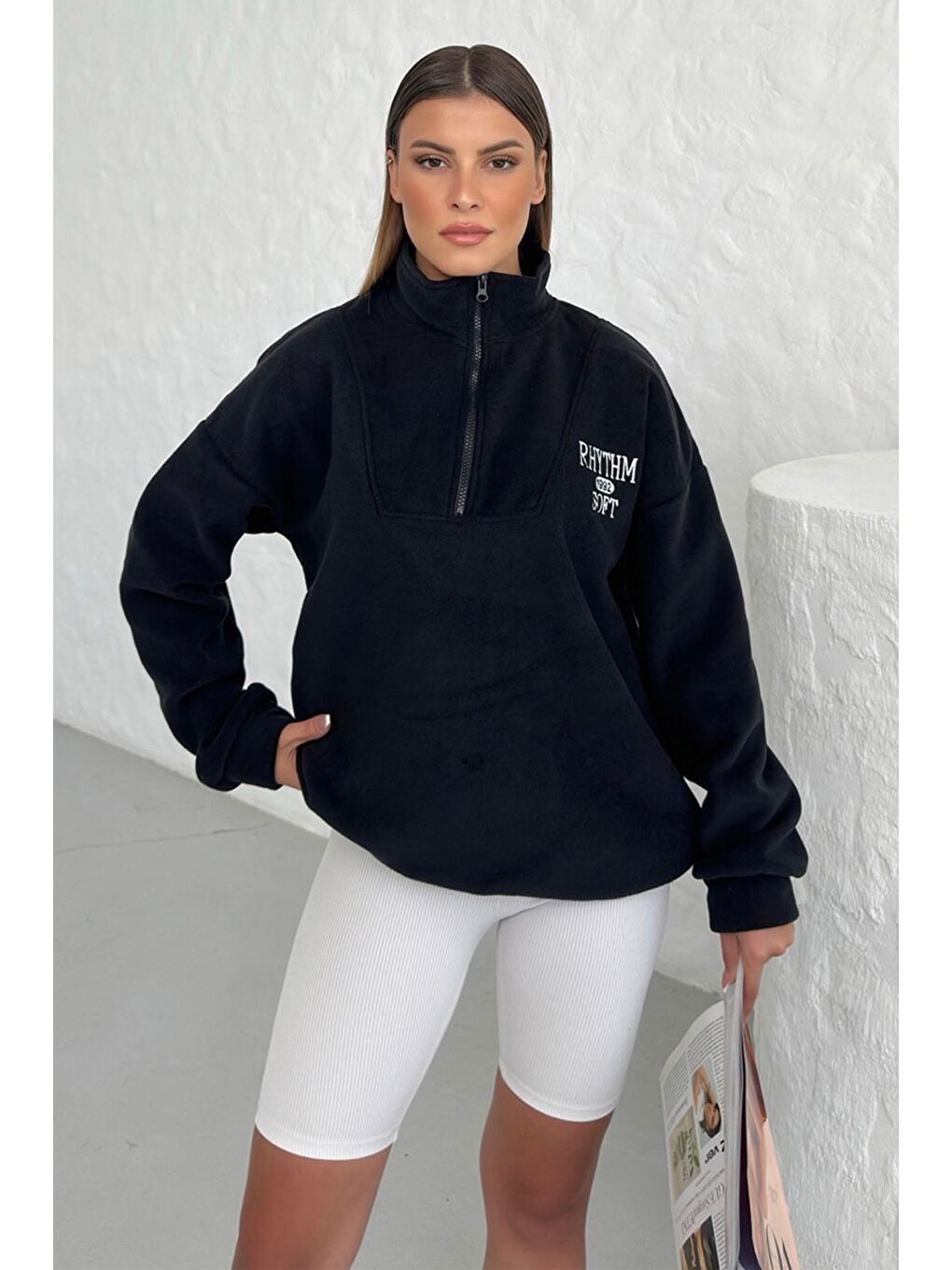 Kadın Siyah Rhythm Soft Baskılı Oversize Yarım Fermuarlı Yumuşak Dokulu Polar Polo Yaka Sweatshirt-2
