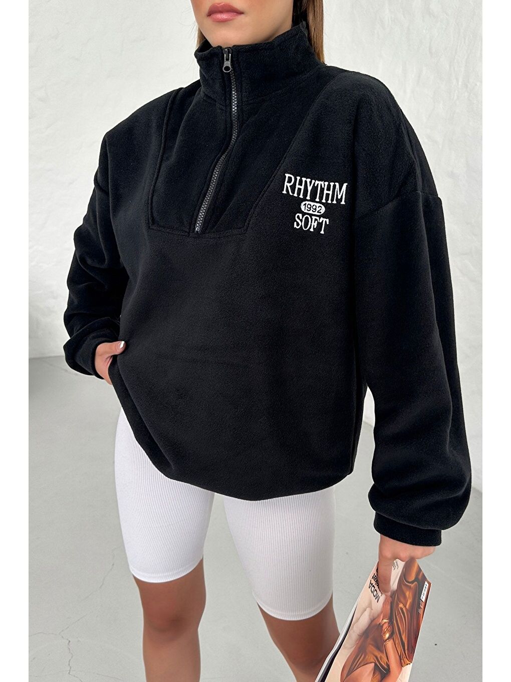 Kadın Siyah Rhythm Soft Baskılı Oversize Yarım Fermuarlı Yumuşak Dokulu Polar Polo Yaka Sweatshirt-3