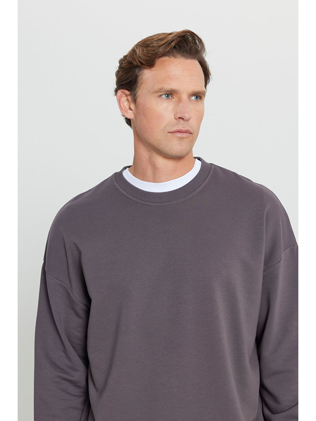 Erkek Koyu Gri Oversize Bol Kesim 3 İplik Bisiklet Yaka Pamuklu Sweatshirt-3