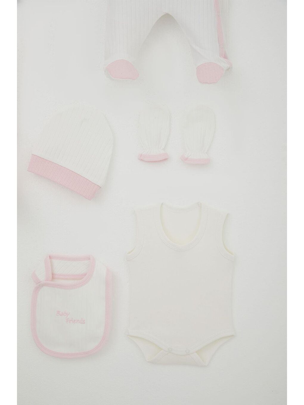 Kız Bebek Hastane Çıkışı 8 Li Bebek Ayıcık Nakışlı Kalpli Beyaz (0-3 Ay)-4