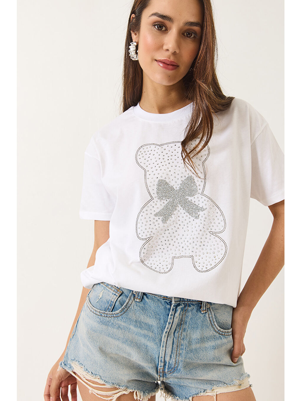 Beyaz Kadın Teddy Kurdele Detaylı Taşlı T-Shirt