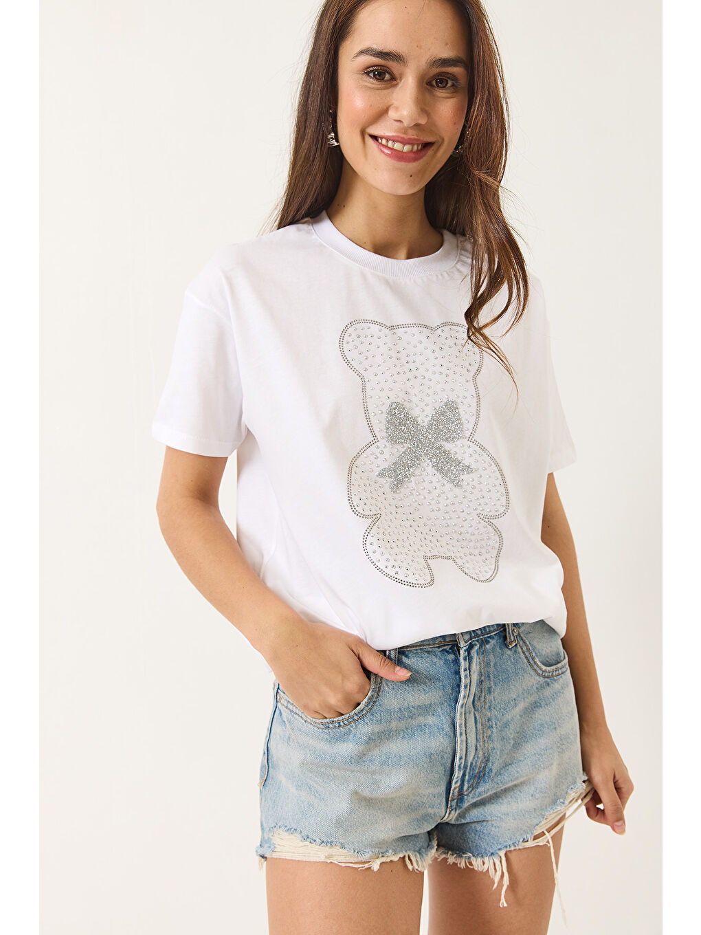 Beyaz Kadın Teddy Kurdele Detaylı Taşlı T-Shirt-1