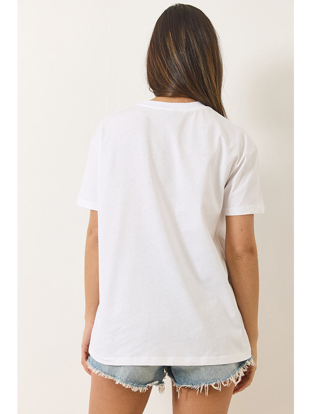 Beyaz Kadın Teddy Kurdele Detaylı Taşlı T-Shirt-4