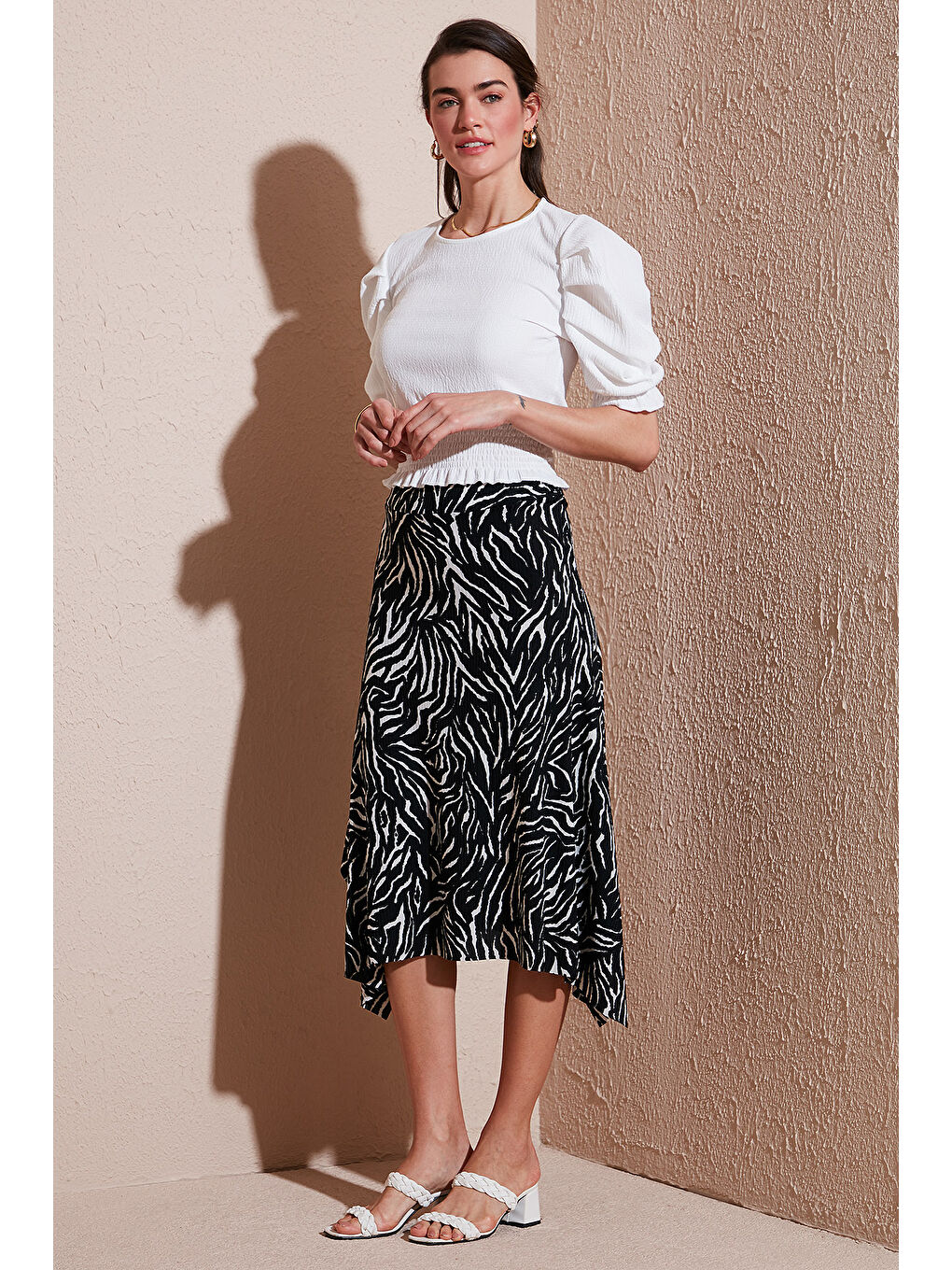 Siyah Desenli Volanlı Midi Boy Etek 5869010-4