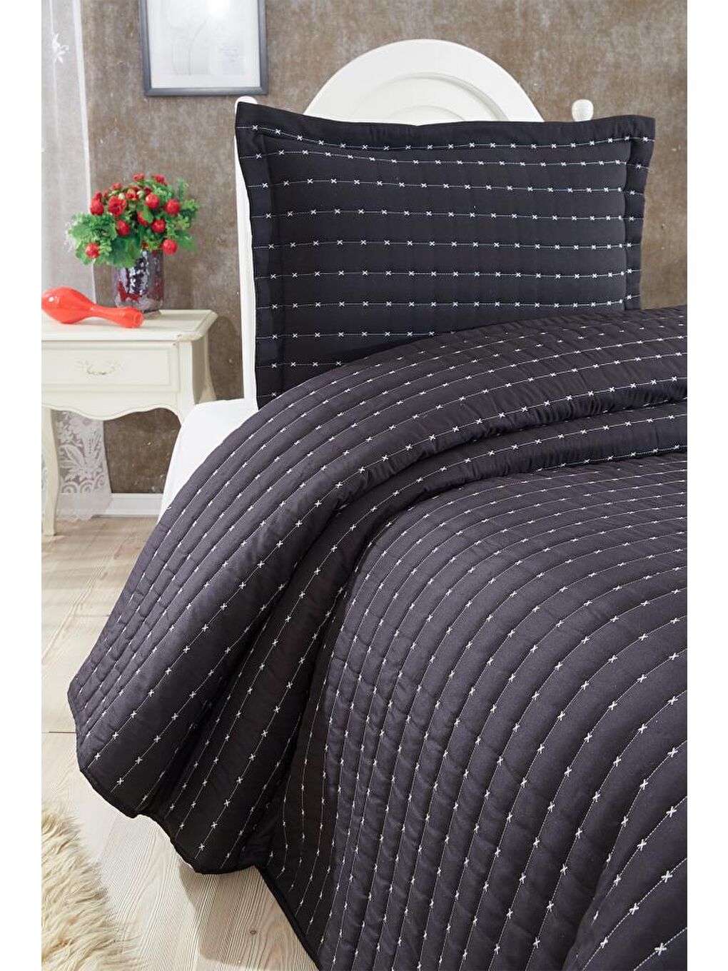 Dublin Tek Kişilik Kapitoneli Yatak Örtüsü Siyah-5