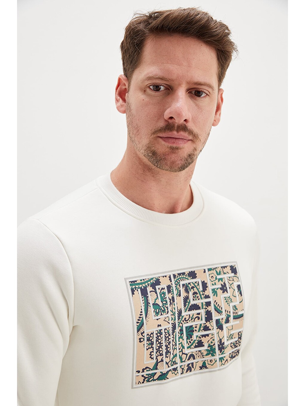 Ekru 3 İplik Çiçekli Labirent Baskılı Bisiklet Yaka Sweatshirt-1