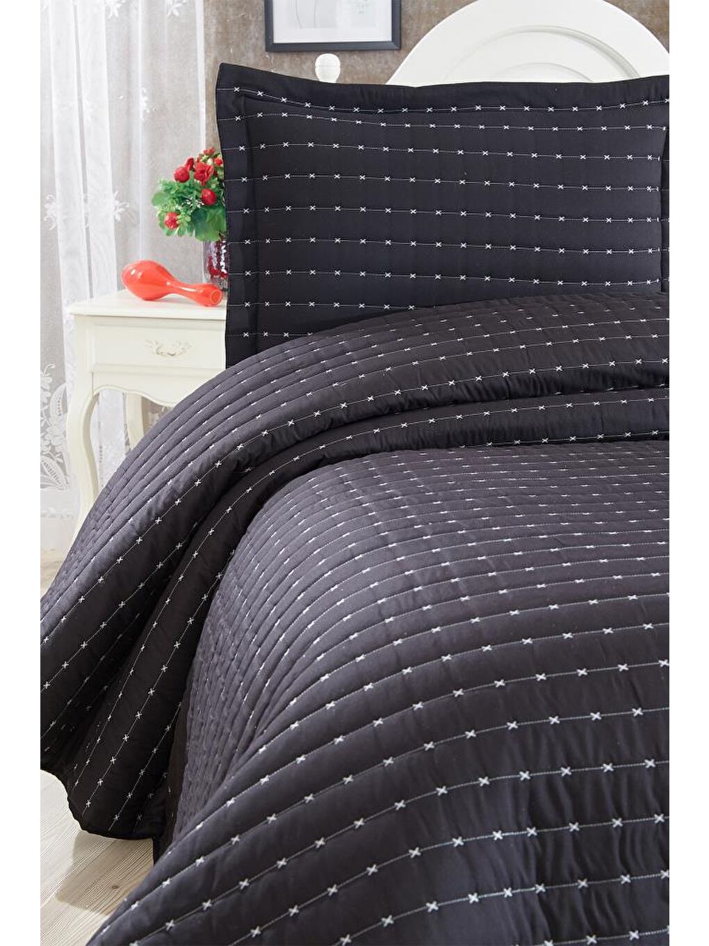 Dublin Tek Kişilik Kapitoneli Yatak Örtüsü Siyah-6