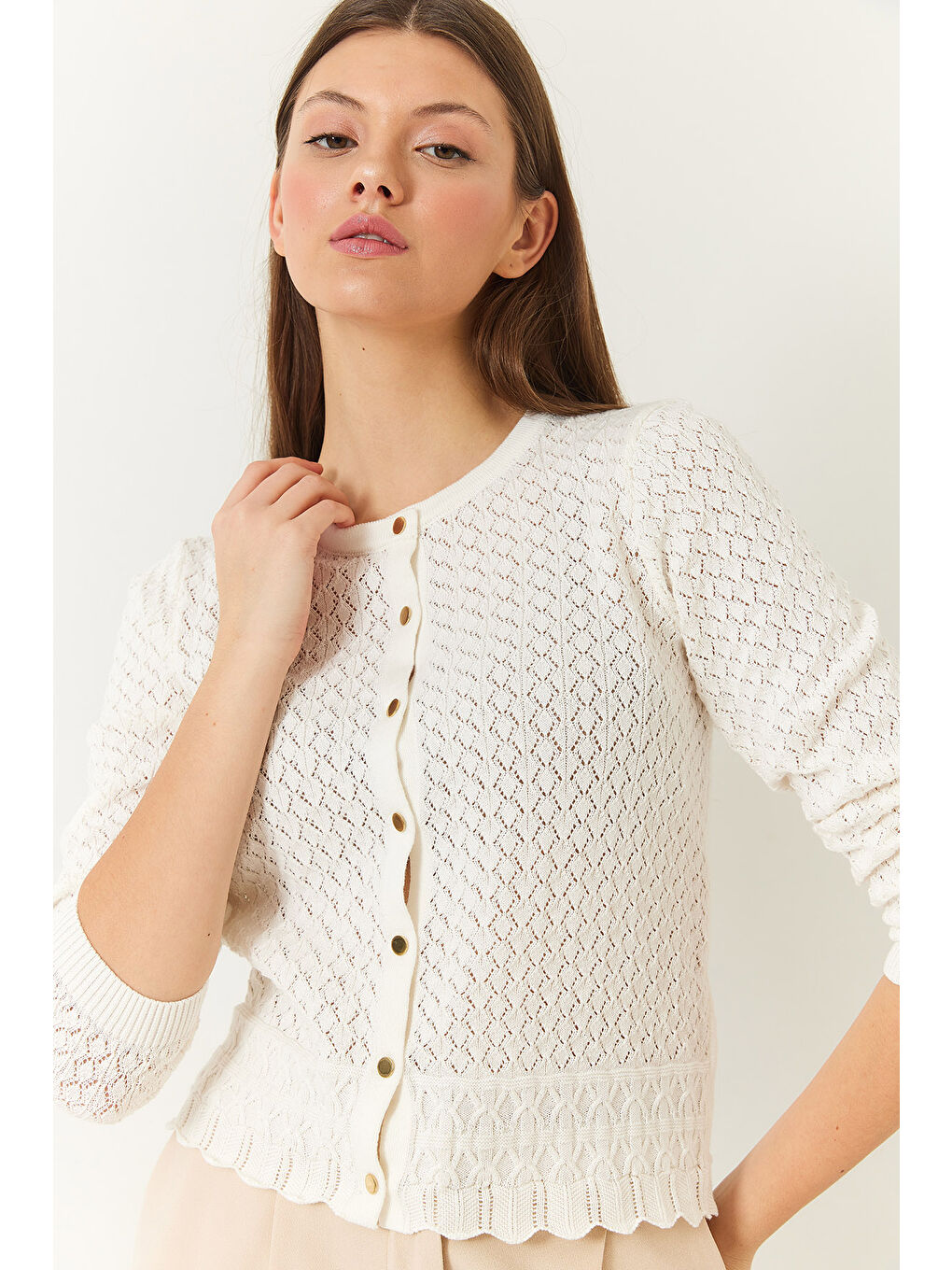 Ekru Kadın Ajurlu Düğme Kapamalı Uzun Kollu Triko Hırka-2